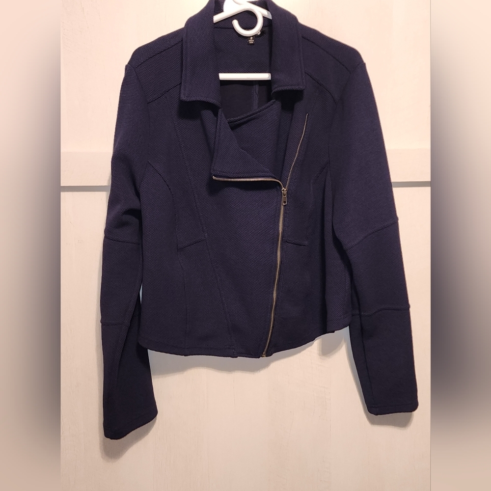 Preowned Torrid, size‎ 2X, zipper jacket